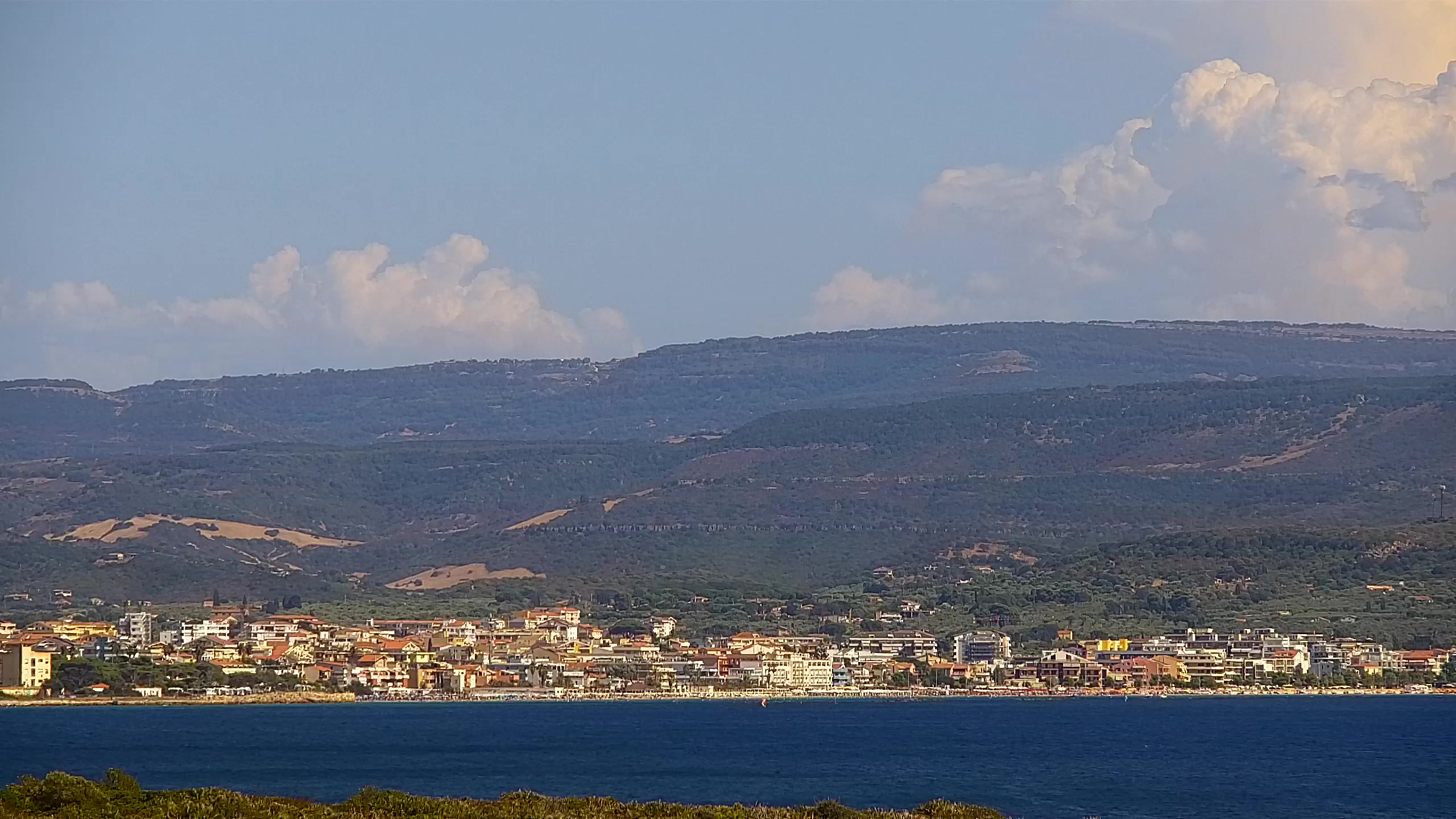 webcam Punta Negra Alghero: spiaggia e hotel con webcam live