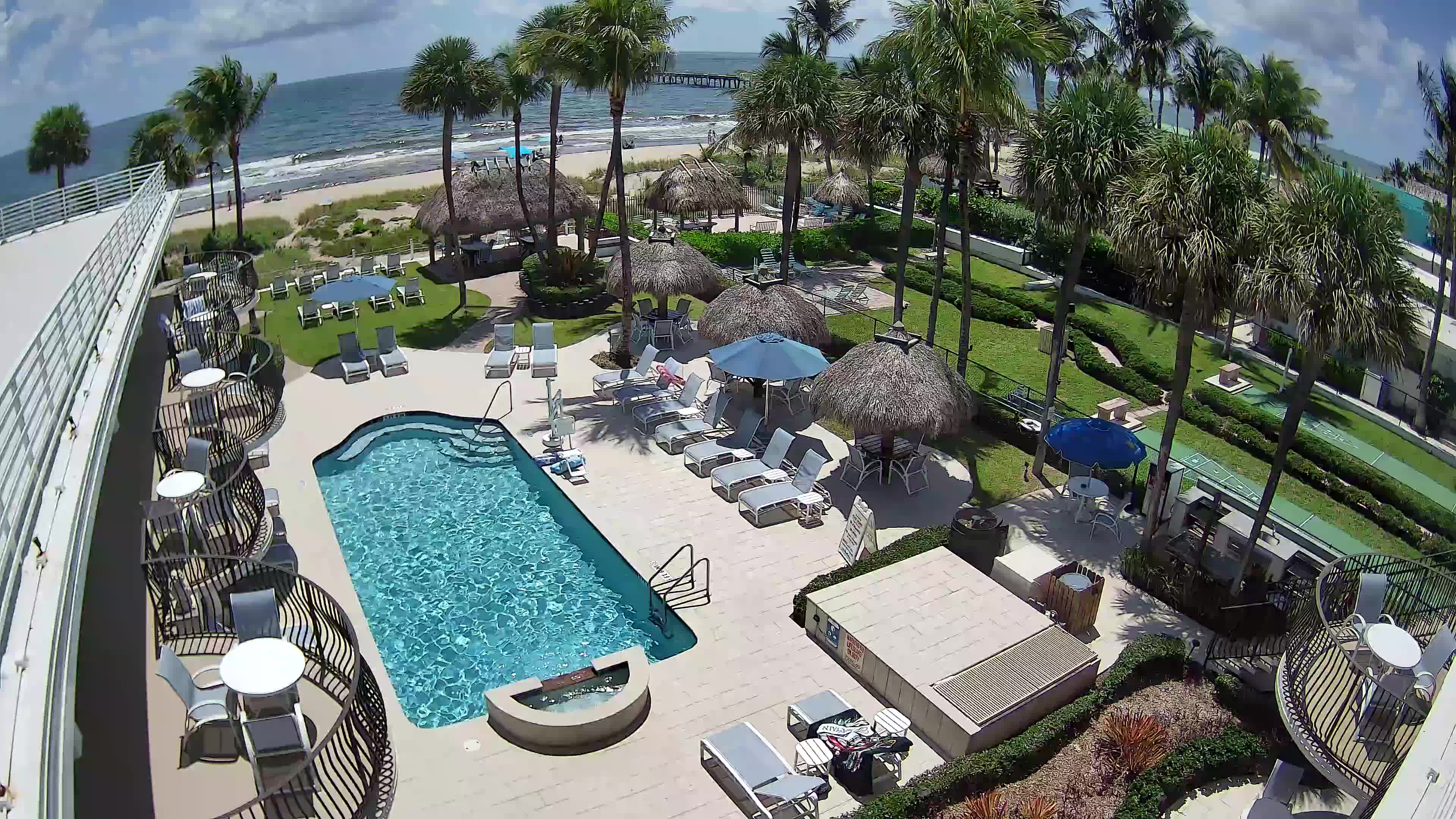 webcam HighNoon Pool